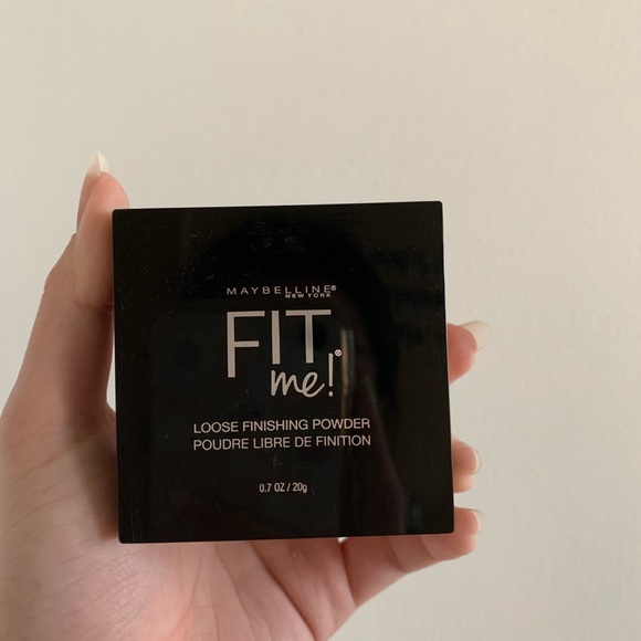 makeup bundle🤍 - Picture 3 of 8